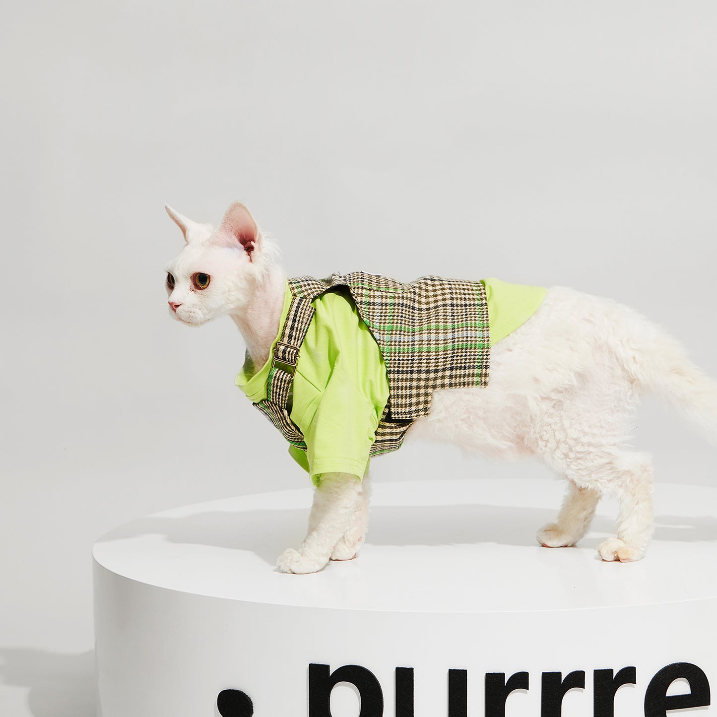 R³ Plaid Short Sling